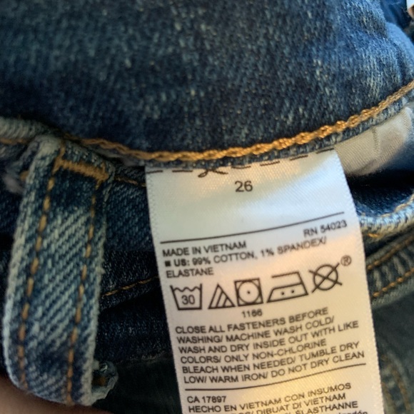 Old Navy boyfriend straight ankle jeans - Size 26 - Picture 4 of 4